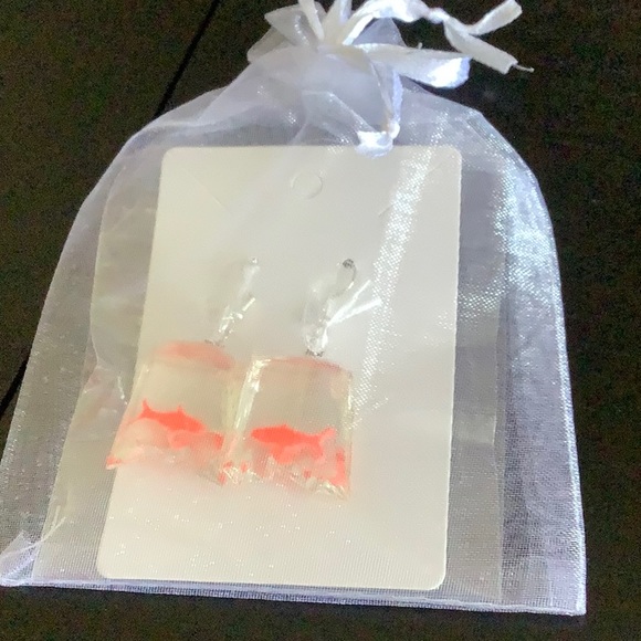 GOLDFISH IN A BAG EARRINGS - Picture 4 of 4